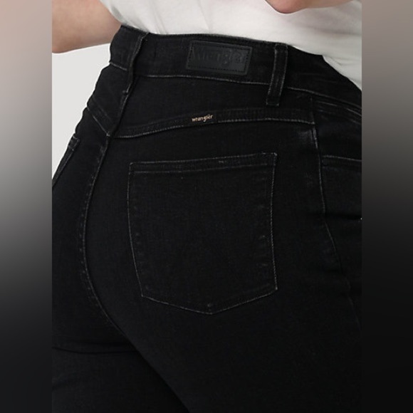 Women's WRANGLER HIGH RISE BOLD BOOT JEAN IN BLACK Size 10/30X30 NWT STRETCH - Picture 4 of 12